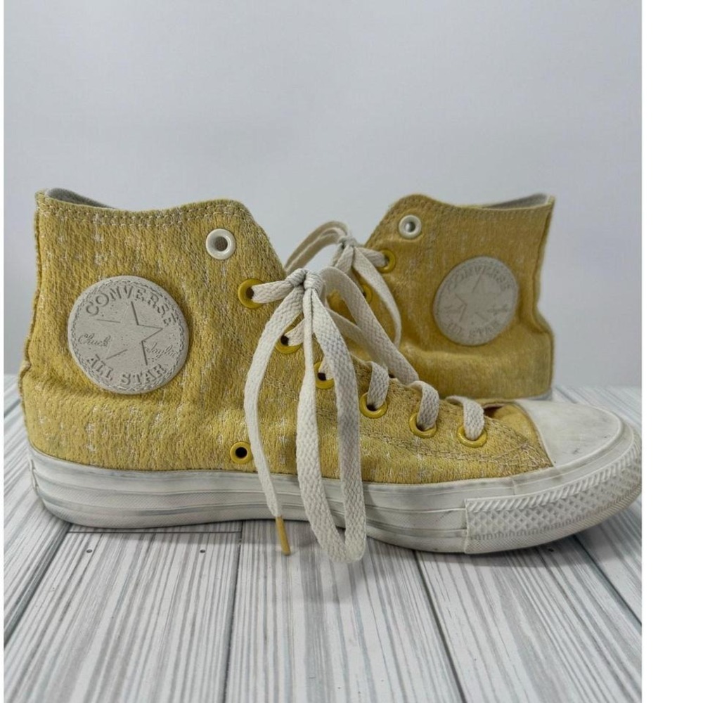 Converse Chuck Taylor All Star‎ Women's 7 Yellow High-Top Shoes Lace Up Sneaker